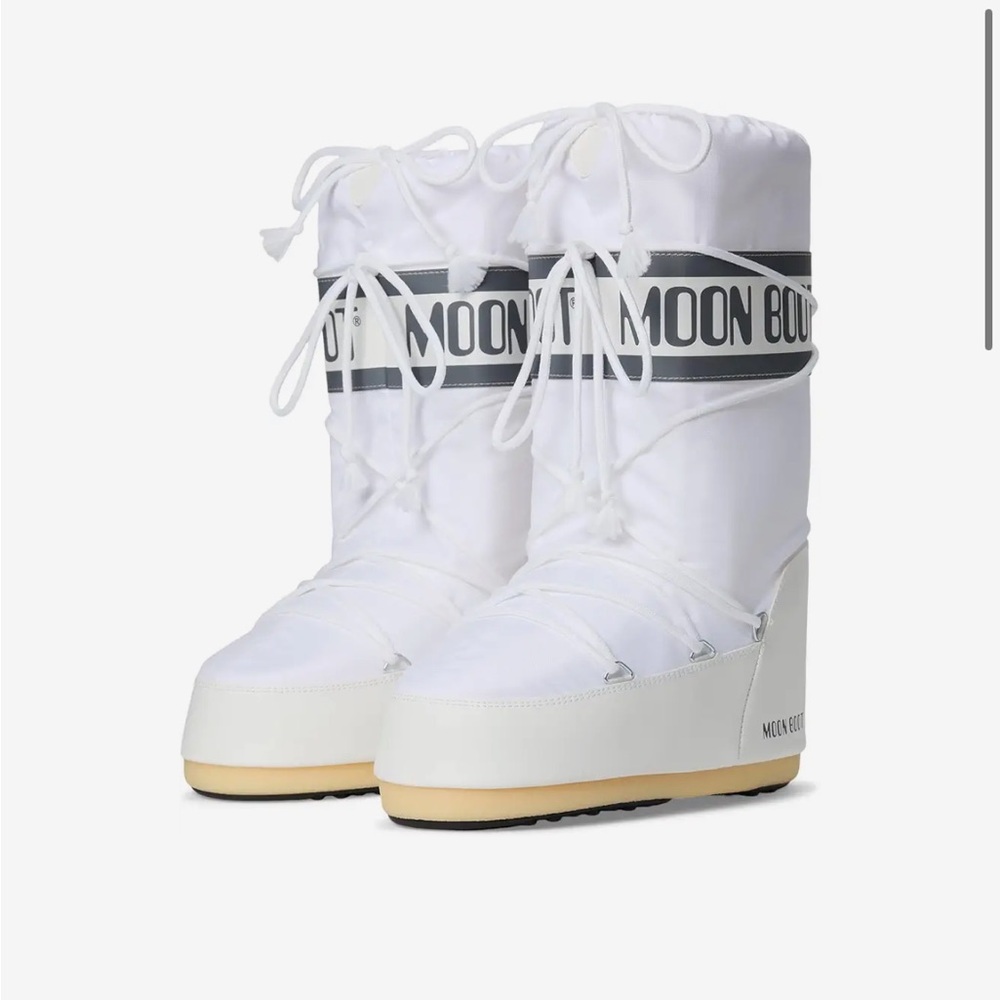 White moon boots - Picture 5 of 5